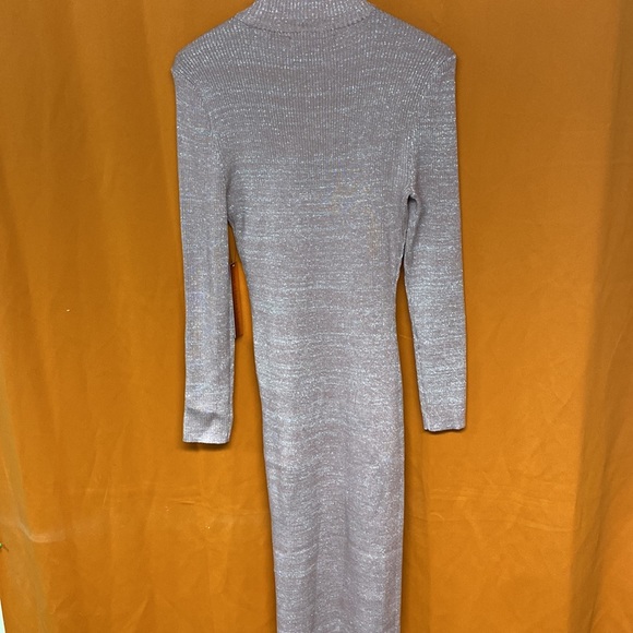 Dress - Picture 2 of 4